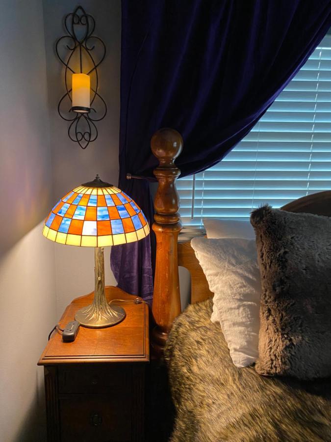 Phantom History House Castle Bed & Breakfast Oldsmar