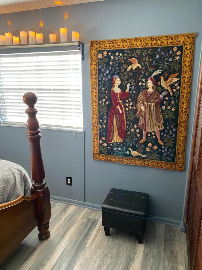 Couette-café Phantom History House Castle Oldsmar